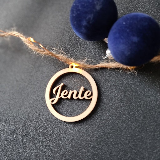 Houten cadeau tag met naam - rond