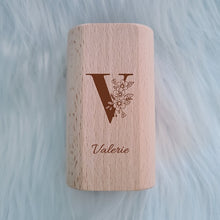 Afbeelding in Gallery-weergave laden, Gepersonaliseerde houten pennenhouder
