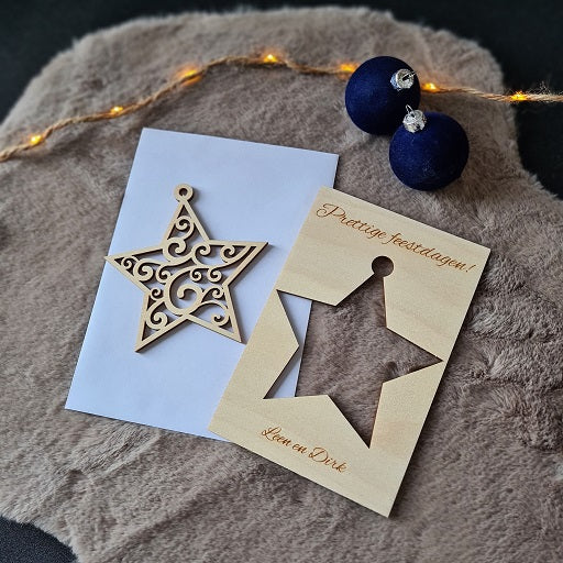 Houten wenskaart met kerstbal - ster