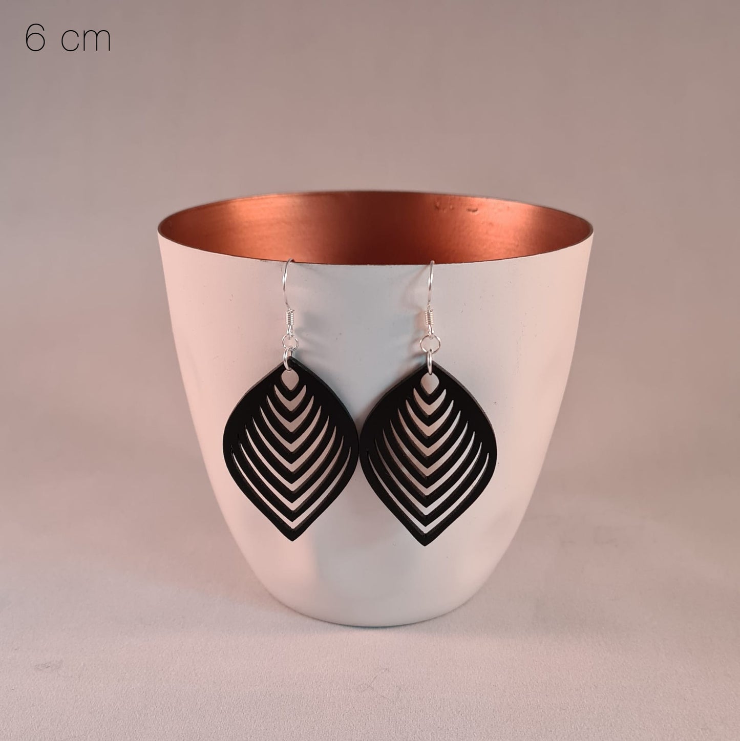 Zwarte abstracte blaadjes