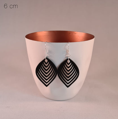 Zwarte abstracte blaadjes