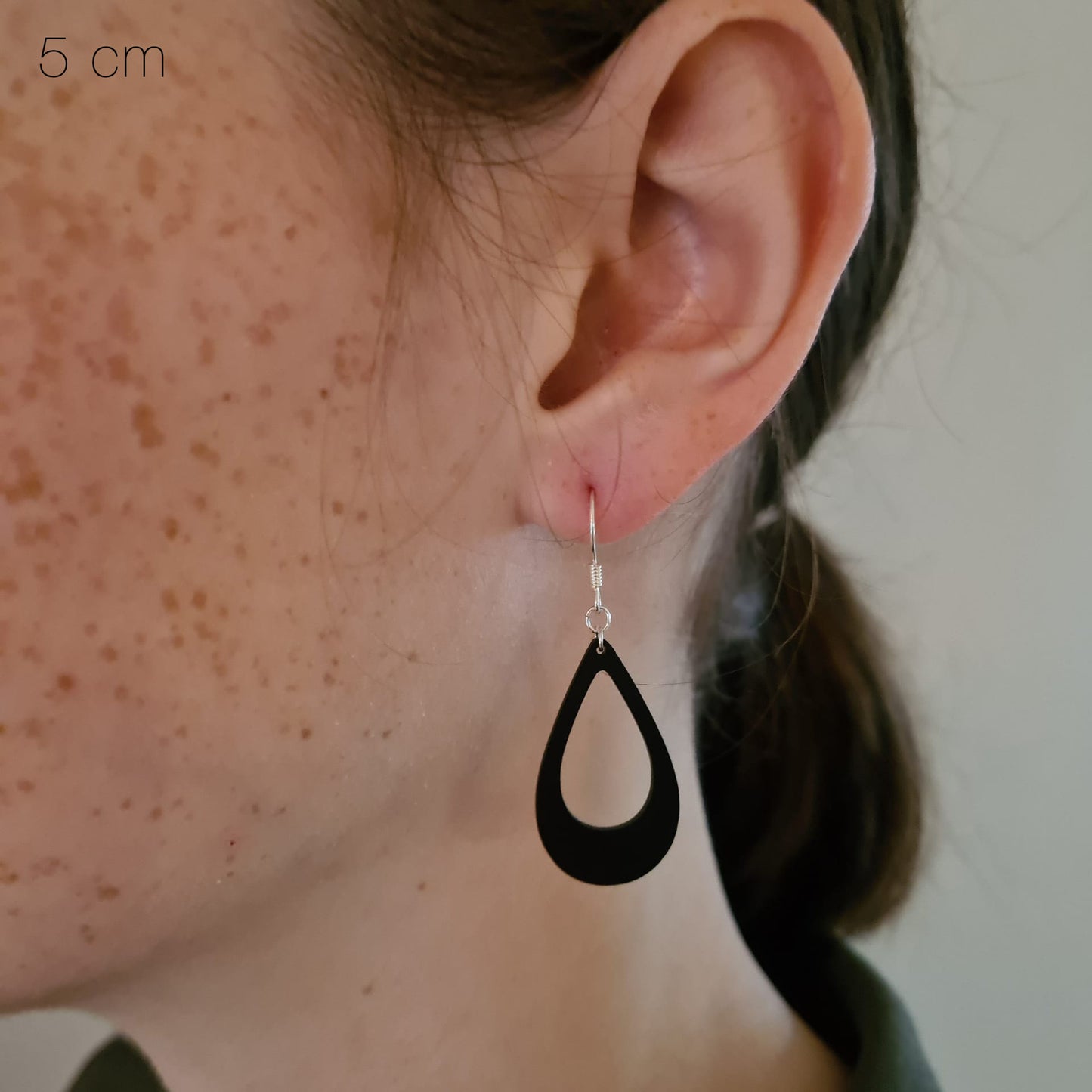 Zwarte open druppels