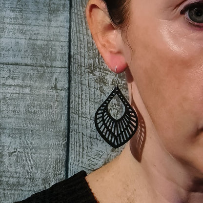 Zwarte druppels boho