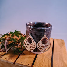 Afbeelding in Gallery-weergave laden, Beige druppels boho
