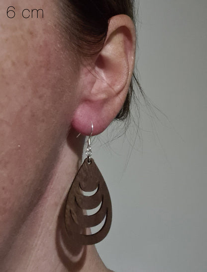 Houten druppels met dikke laagjes