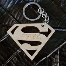 Afbeelding in Gallery-weergave laden, Houten sleutelhanger &quot;Super papa&quot;

