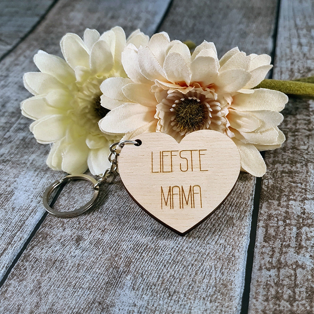 Houten sleutelhanger "Liefste mama"