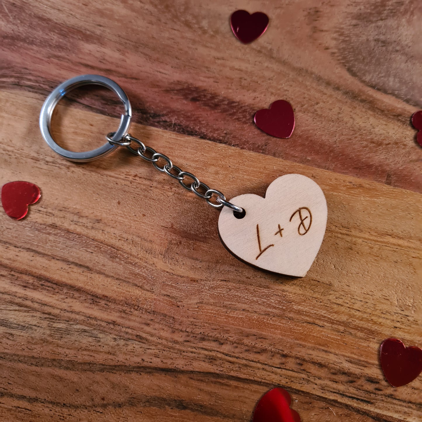 Houten sleutelhanger hart met initialen